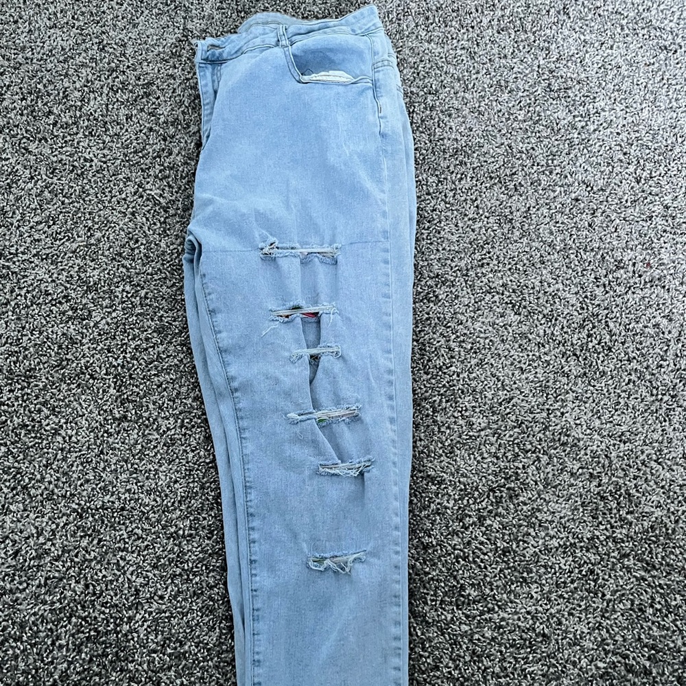 Stylish Blue Distressed Women Jeans